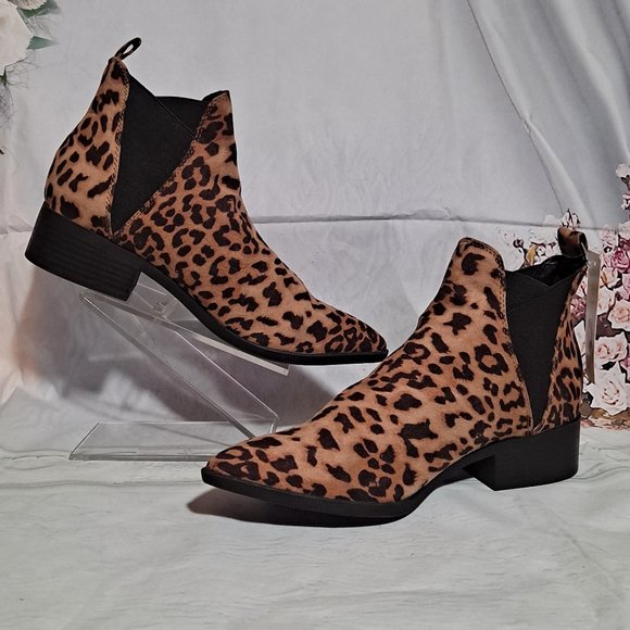 a new day Shoes - ANKLE POINTED TOE LEOPARD ANIMAL PRINT BOOTIES NEW